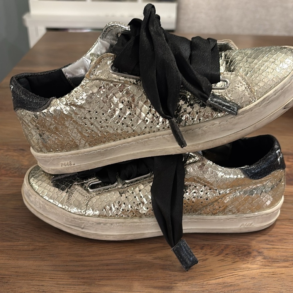 P448 Metallic Snakeskin Silver Leather Sneakers Sz 36/6